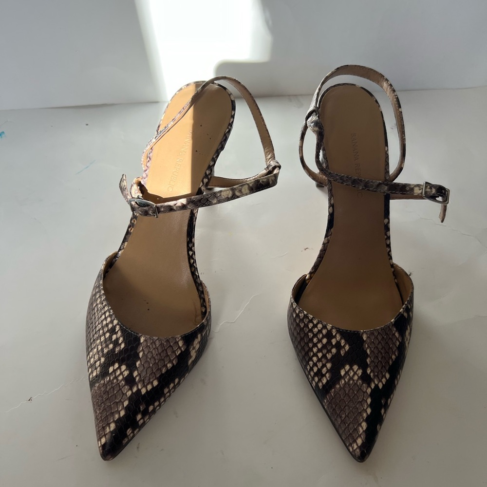 Banana republic snake skin brown/black size 9 pointes toe/ pencil heel…